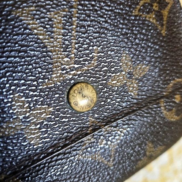 Authentic Louis Vuitton Monogram Bi-Fold - Picture 2 of 16